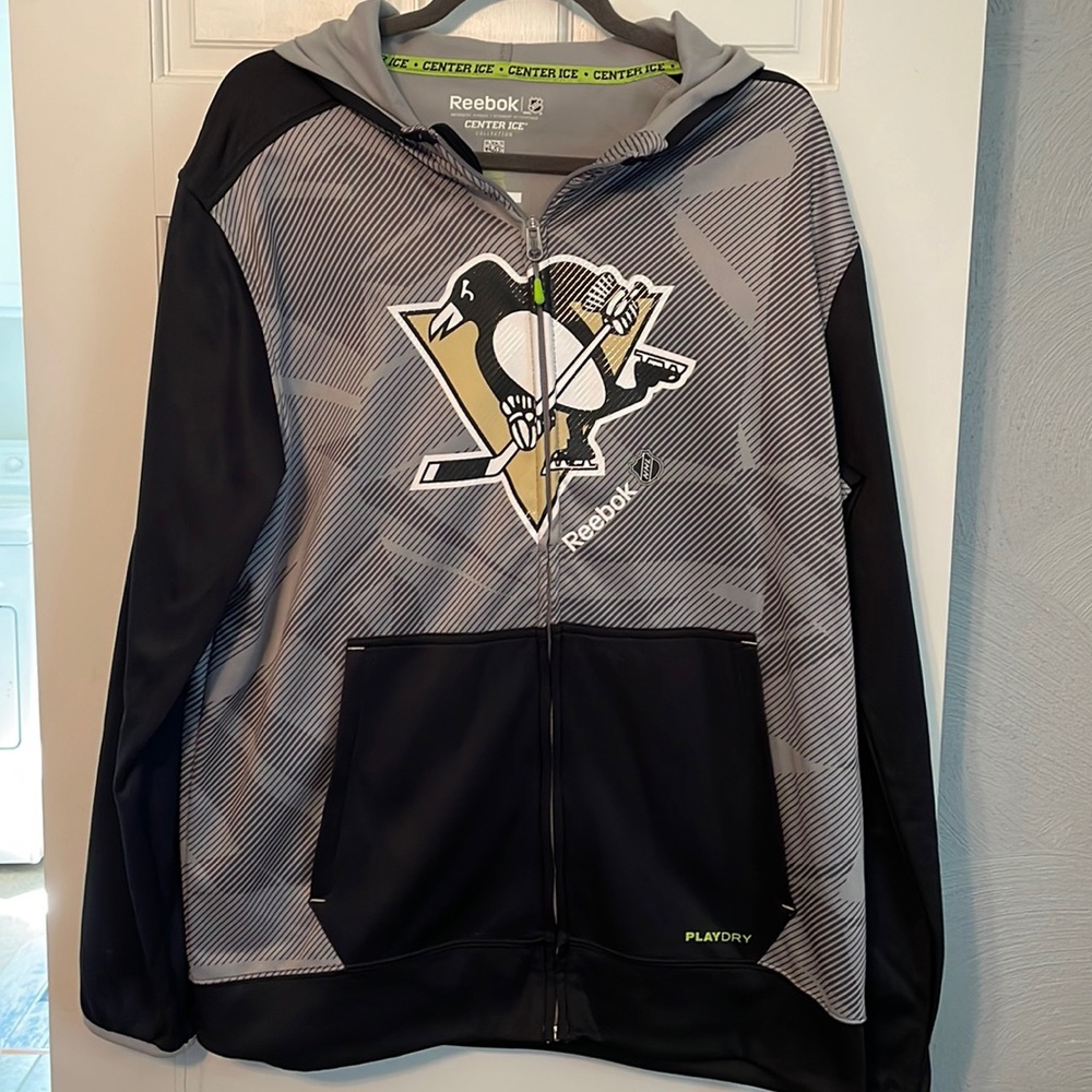Penguins Hockey Zip up Jacket with Hood Size L